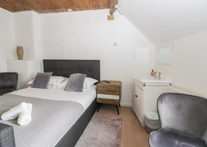 Hook's House * Scarborough