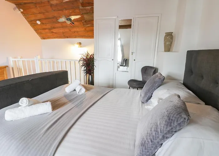 Hook's House * Scarborough